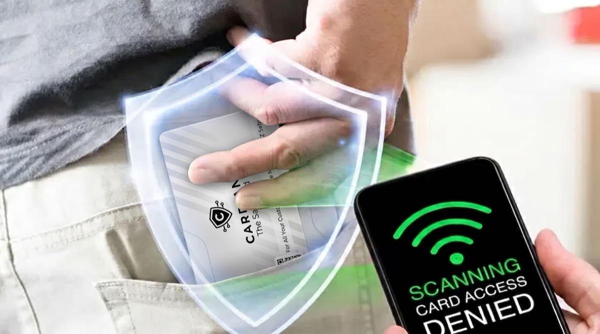 Cardian protecting cards in a wallet